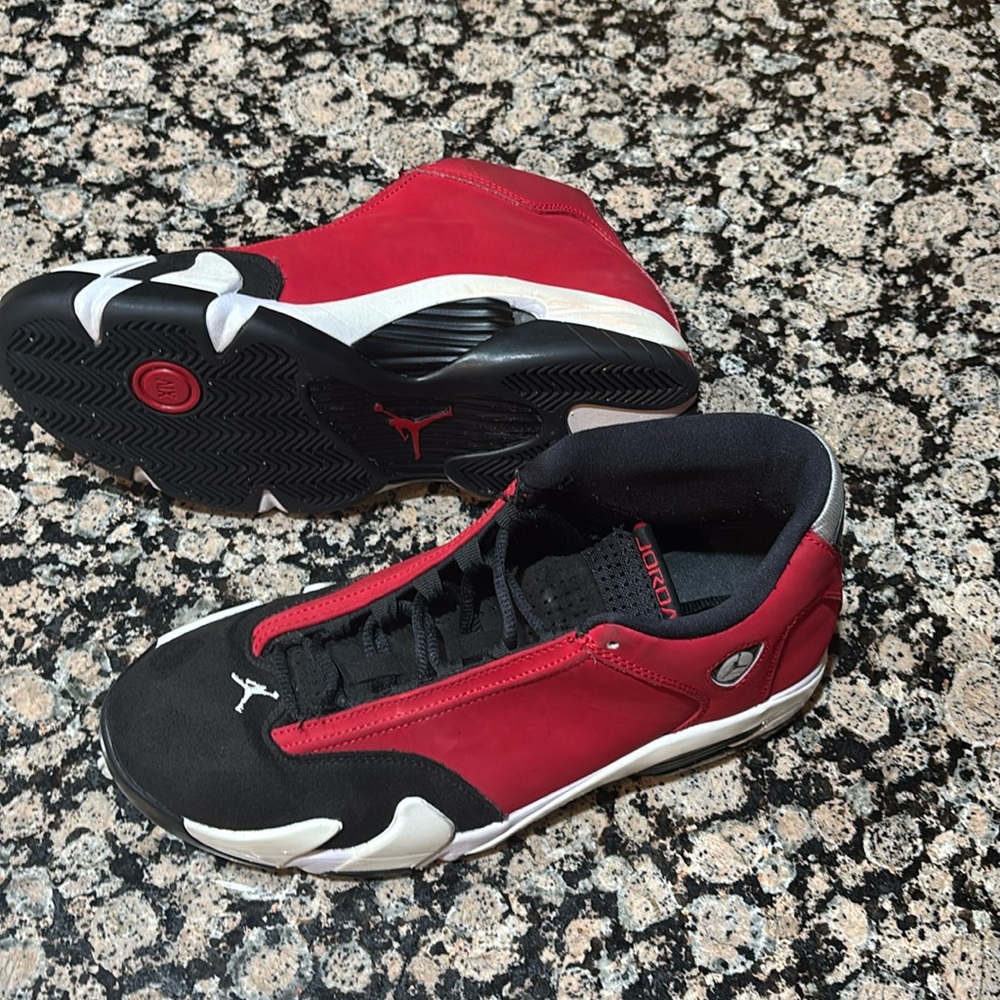 Jordan retro 14 gym reds/ size 8.5